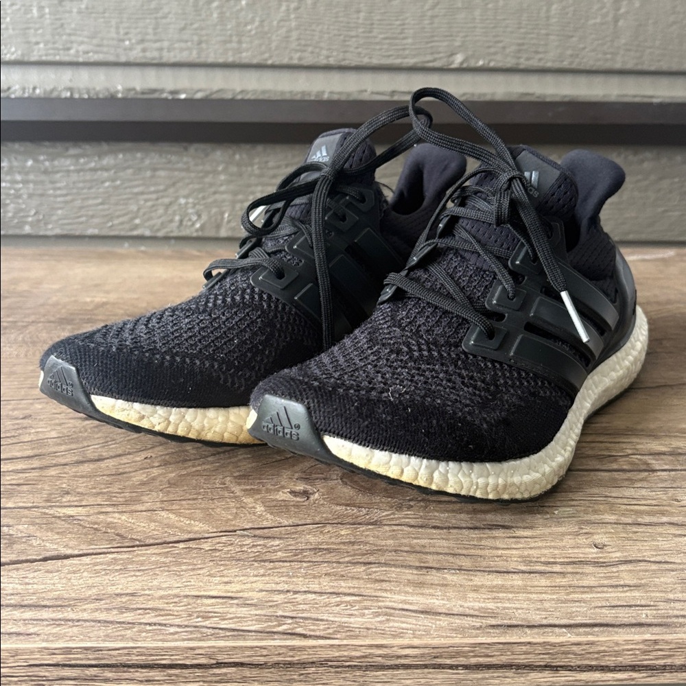 Adidas ultraboost Men's Athletic Shoes size 11 - Picture 3 of 10